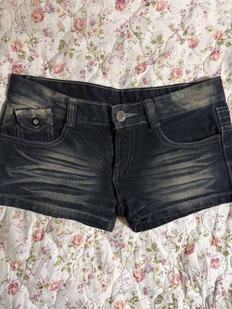 Dark Fade Denim Micro Short (Category: Shorts) located in Muntinlupa City. Submitted by herellas0504 (Listing ID 1466903787, Image 1). Description: Dark Fade Denim Micro Short Mine: 350 | Lock: 450 ———————————— size: 27-29 waistline no issue, good as new pretty sm!.