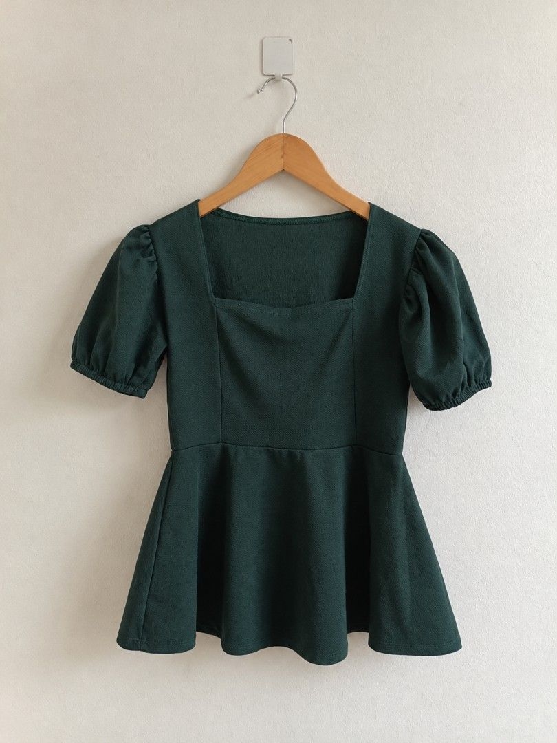 FREE with PURCHASE (Category: Blouses) located in Manila. Submitted by maxinesotto (Listing ID 1466872995, Image 1). Description: SIZE: width - 14 length - 22.