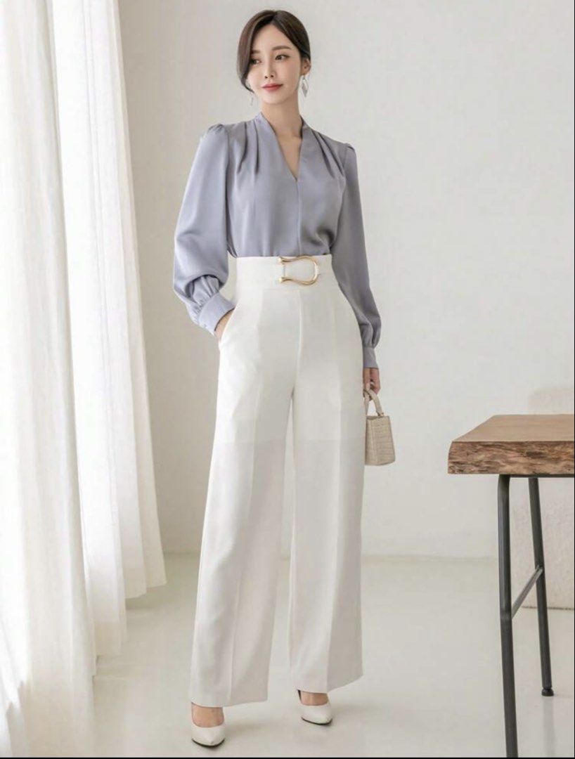 DAZY Solid Puff Sleeve V Neck Blouse (Category: Longsleeves) located in Virac. Submitted by cams_2601 (Listing ID 1466819227, Image 3). Description: Condition: Good and used once Size: XL.