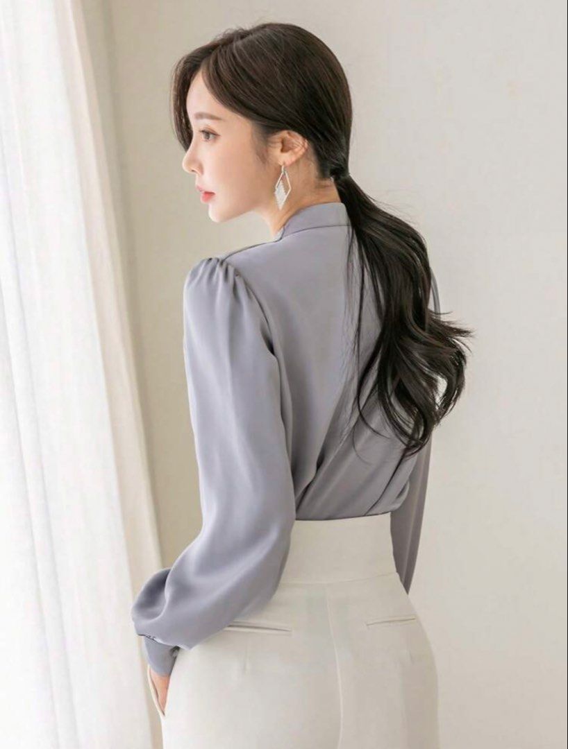 DAZY Solid Puff Sleeve V Neck Blouse (Category: Longsleeves) located in Virac. Submitted by cams_2601 (Listing ID 1466819227, Image 2). Description: Condition: Good and used once Size: XL.