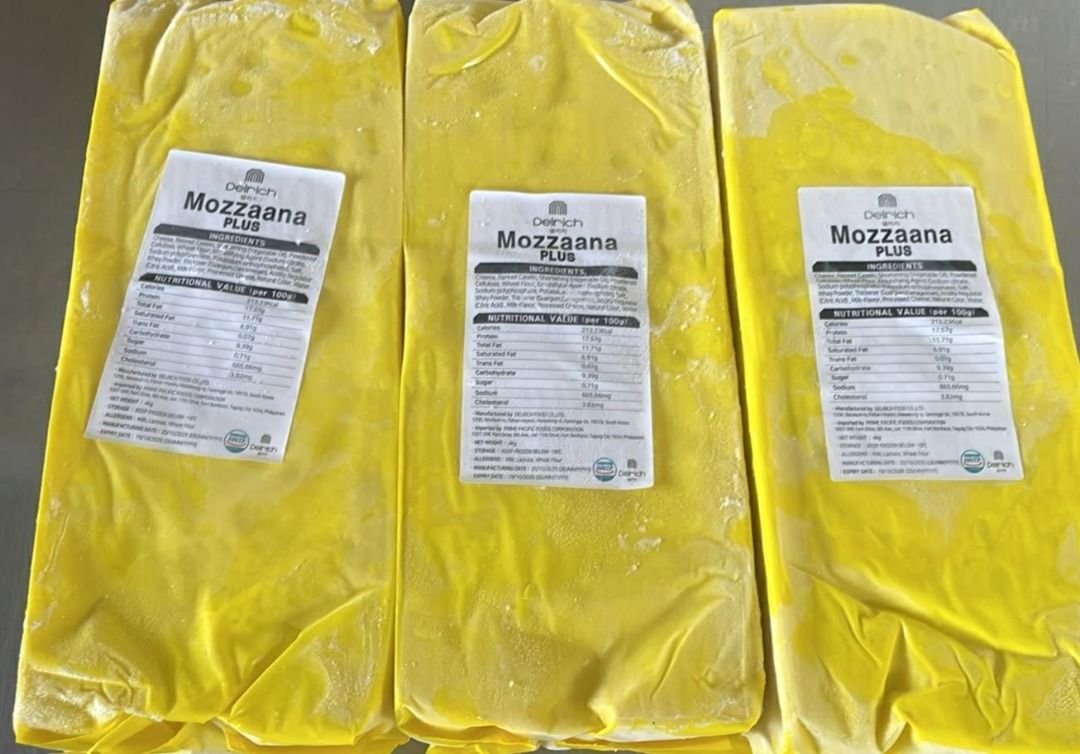 Delich Mozzaana Plus Cheese Blocks Mozzarella 4kg (Category: Chilled & Frozen Food) located in Quezon City. Submitted by lasheswithme (Listing ID 1466873348, Image 3). Description: - Product: Delich Mozzaana Plus Cheese - Size: 4kg per block - Condition: Brand new, sealed in yellow wrappers with complete nutrition facts and ingredient labels - Features: Excellent melting texture, ideal for pizzas, pastries, and baking. Perfect for home kitchens o