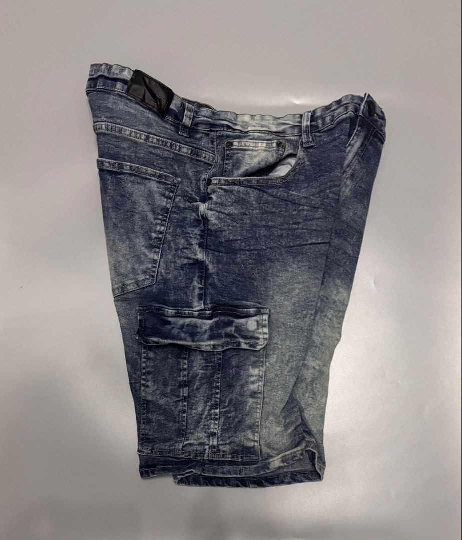 Denim short (Category: Shorts) located in Manila. Submitted by outgood.ph (Listing ID 1466940468, Image 3). Description: .