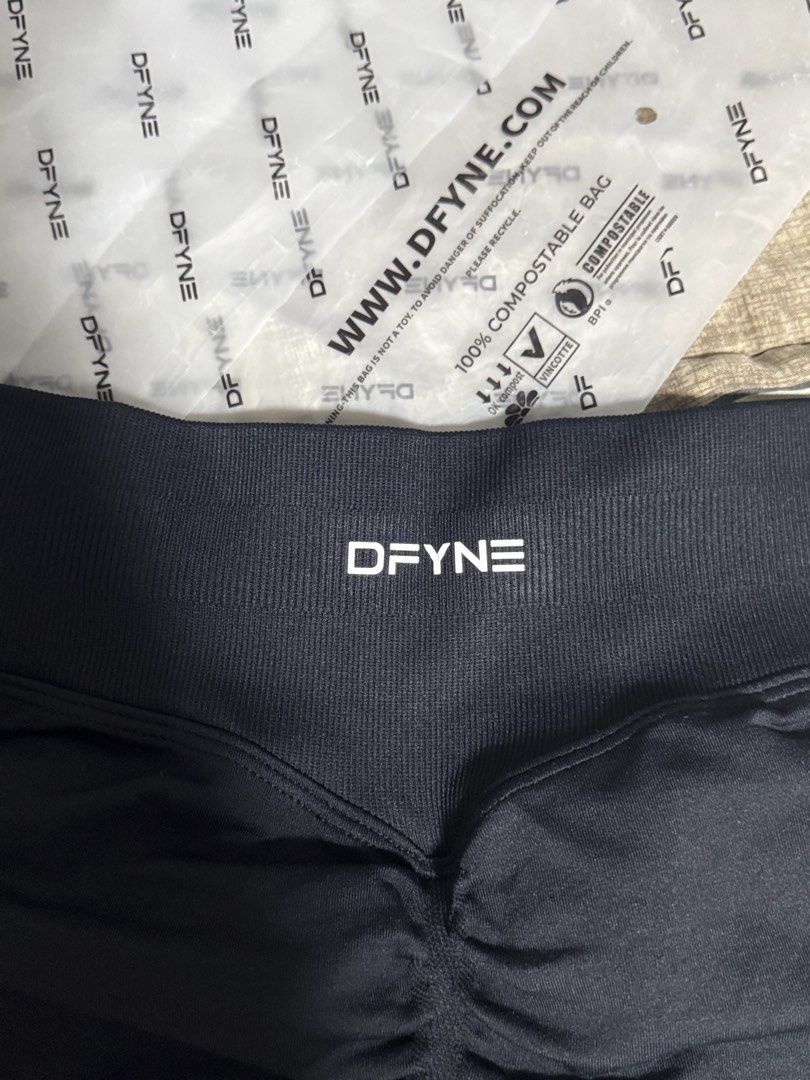 DFYNE Black Set (Category: Activewear) located in Manila. Submitted by glossywife (Listing ID 1466909591, Image 3). Description: Size small Comes w the pouch Tried on only but it doesn’t fit me right Mop: GCash Mod: GrabExpress / J&T / Lalamove.