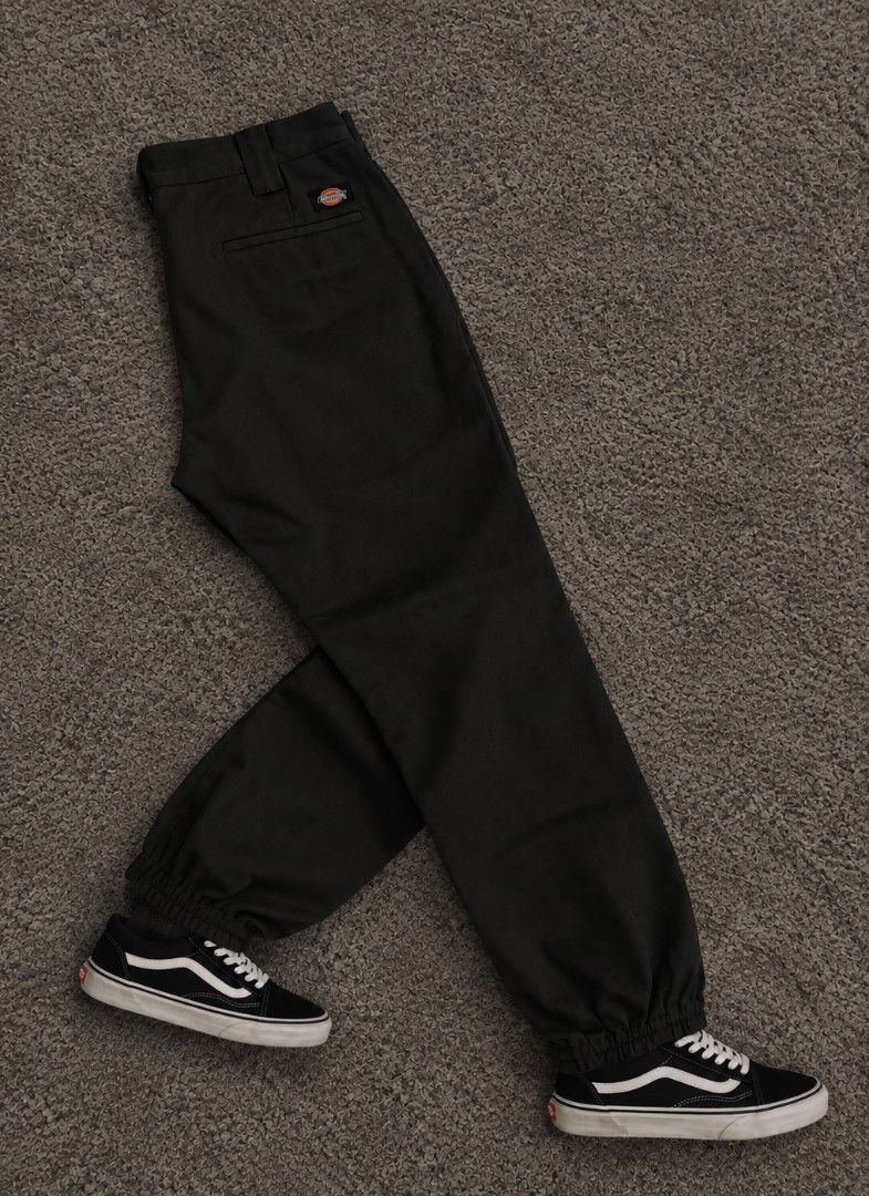 DICK*ES JOGGER PANTS (Category: Joggers) located in Legazpi City. Submitted by livedolphin_68dee2 (Listing ID 1466893509, Image 1). Description: Waist 32 Length 38 Thigh 11 Excellent Condition Good as new No issue..