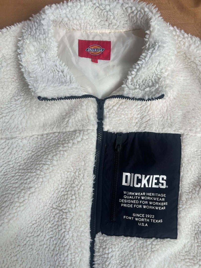 DICKIES (Category: Coats, Jackets and Outerwear) located in Davao. Submitted by chadbryenrimdan (Listing ID 1466861727, Image 3). Description: ✅ BRAND NEW CONDITION (from warehouse) ✅ Size large ✅Cr 10/10 ✅ Free shipping ✅2 freebies: Nike camouflage and Uniqlo long-sleeve polo ✅ slightly Negotiable.