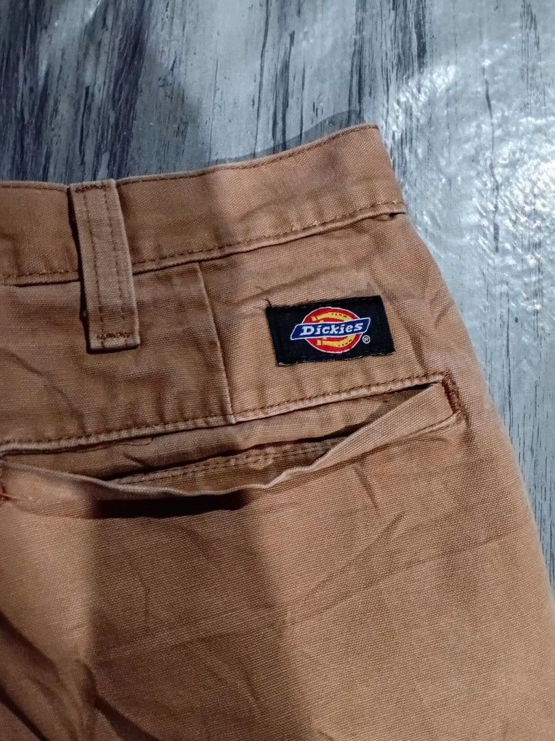Dickies Brown Cargo Shorts (Category: Shorts) located in Mercedes. Submitted by kiel1 (Listing ID 1466899085, Image 3). Description: 350+SF Dickies size 32 L- 22 W- 24 Leg hole- 11.5 9/10 Color Rate 9/10 Condition LOC: Daet Camarines Norte (bicol).