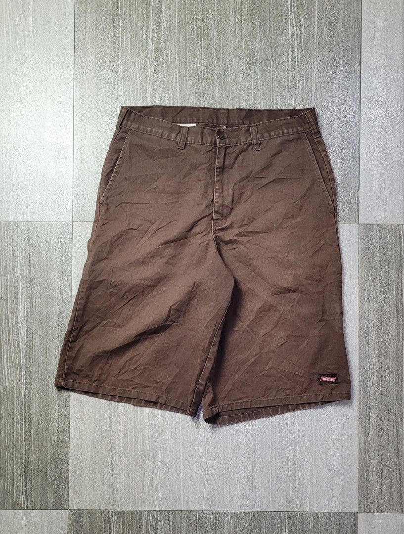 DICKIES LOOSE FIT WORK SHORTS (Category: Shorts) located in Manila. Submitted by 7100treasure.co (Listing ID 1466810009, Image 2). Description: DICKIES LOOSE FIT WORK SHORTS ​Dimensions: Waistline: 33" | Length: 24" ​Color: Chocolate Brown ​ ​📍 Location: Dipolog City, Zamboanga del Norte 🚛 J&T Courier 💸 MOP: GCash / Bank Transfer / MariBank ​📩 PM TO MINE!.