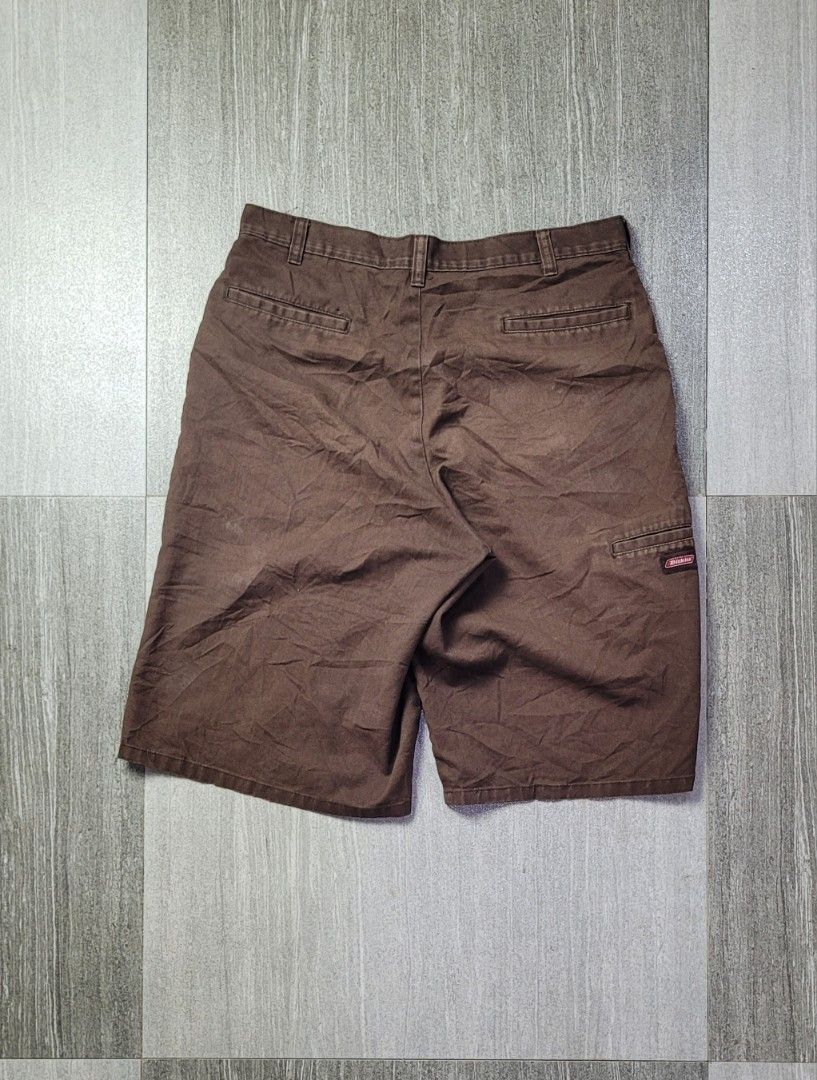 DICKIES LOOSE FIT WORK SHORTS (Category: Shorts) located in Manila. Submitted by 7100treasure.co (Listing ID 1466810009, Image 3). Description: DICKIES LOOSE FIT WORK SHORTS ​Dimensions: Waistline: 33" | Length: 24" ​Color: Chocolate Brown ​ ​📍 Location: Dipolog City, Zamboanga del Norte 🚛 J&T Courier 💸 MOP: GCash / Bank Transfer / MariBank ​📩 PM TO MINE!.