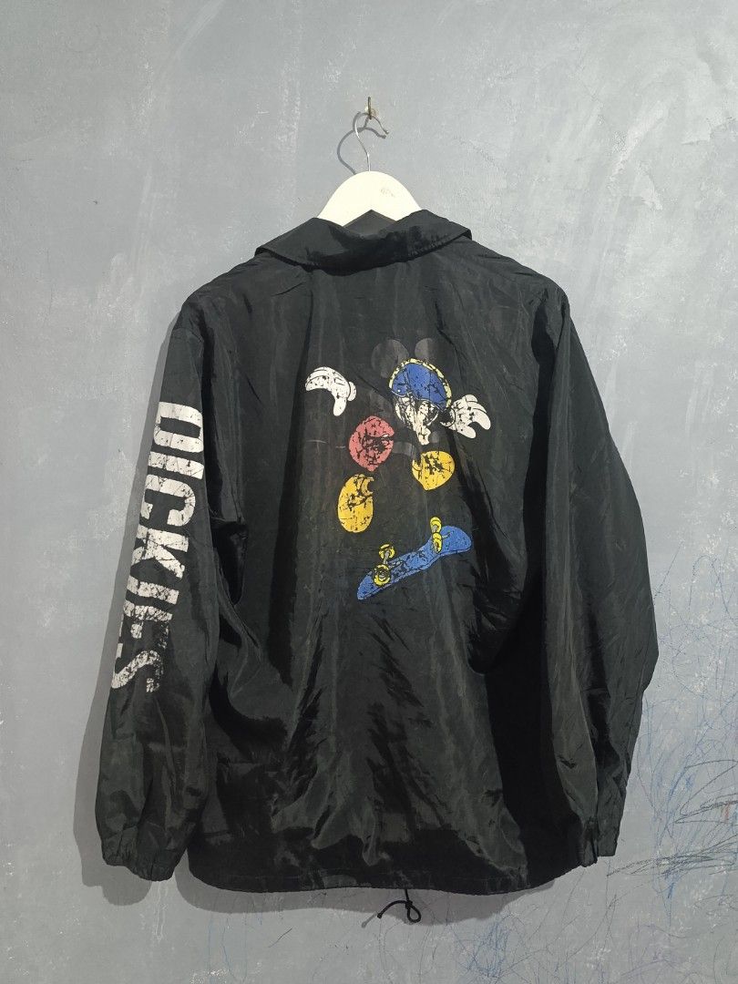 Dickies windbreaker jacket (Category: Coats, Jackets and Outerwear) located in Iloilo. Submitted by wendxcz-thrift- (Listing ID 1466967968, Image 2). Description: Good condition | ISSUES are visible Mod: GCASH/BPI + SF.