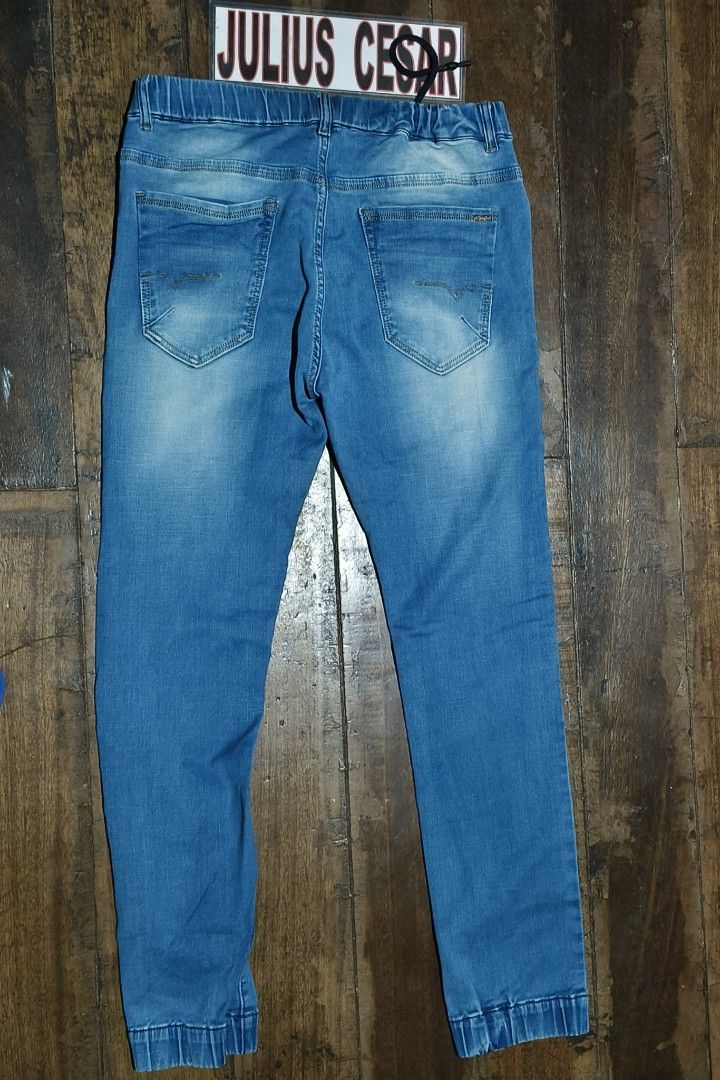 Diesel Blue Jogger Denim Jeans with Drawstring (Category: Joggers) located in Baguio. Submitted by thriftjc (Listing ID 1466967375, Image 3). Description: for sale DIESEL JOGGER JEANS size 32 actual waistline stretchable up to 34 waistline 39 length excellent cut wastag all details posted 1k + sf.