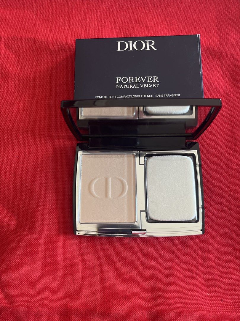 DIOR COMPACT FOUNDATION 4n&2.5N (Category: Makeup) located in Manila. Submitted by luxeclassyshop (Listing ID 1466847491, Image 3). Description: DIOR COMPACT FOUNDATION Shade 4n 2 2.5N 1 damage box Original .