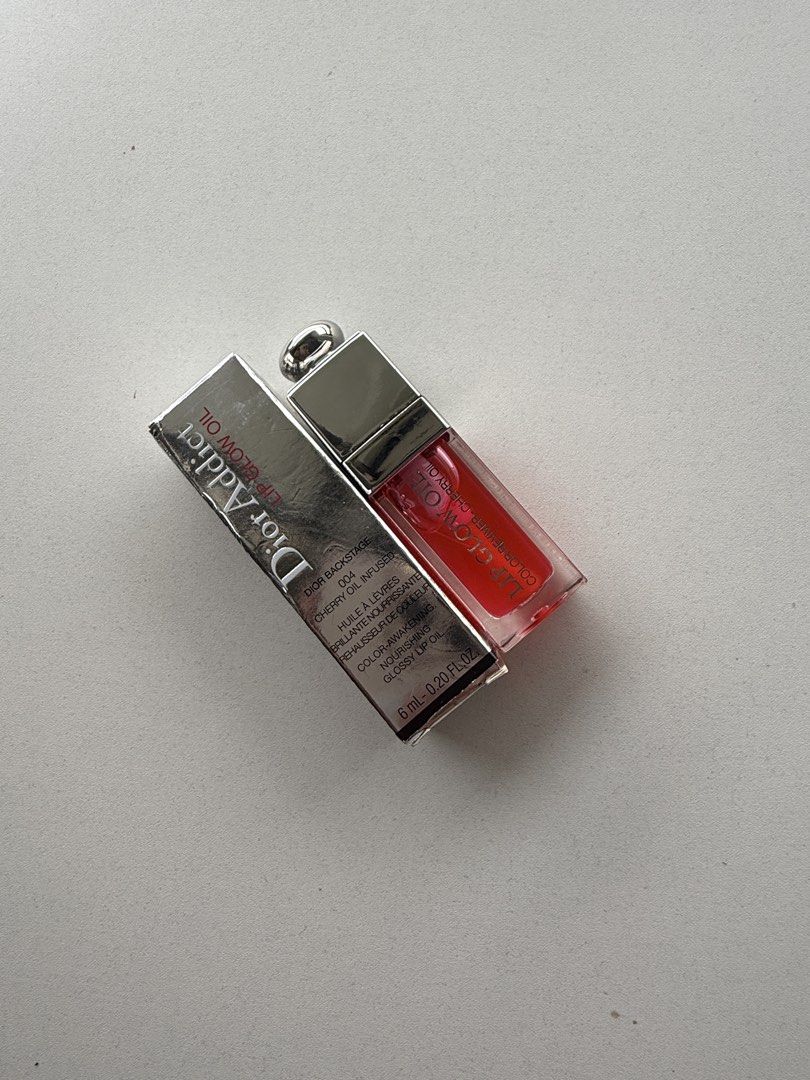 Dior Lip Oil (Category: Makeup) located in Imus. Submitted by diana2999 (Listing ID 1466875721, Image 3). Description: Shade: coral .