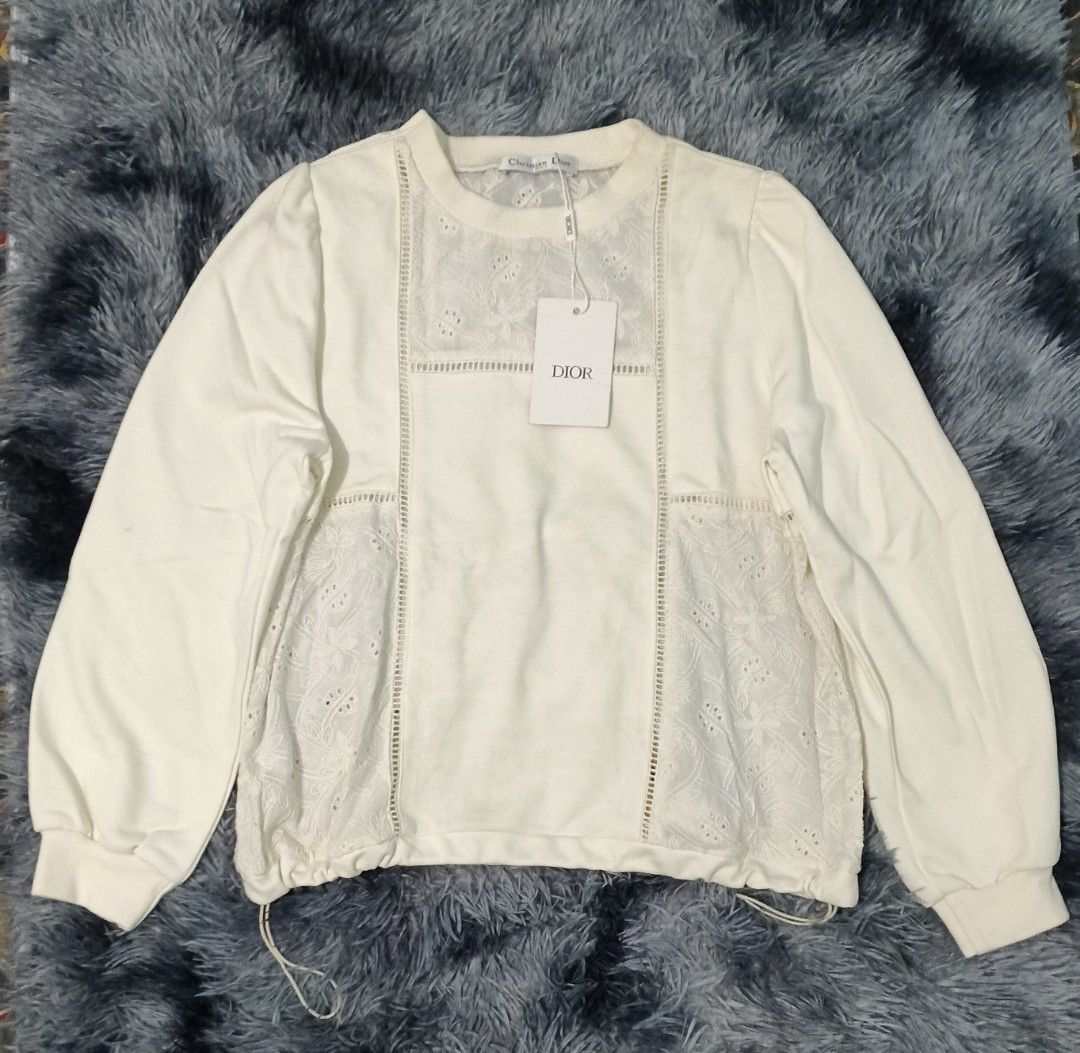 dior longsleeve new (Category: Longsleeves) located in Magalang. Submitted by trendz67271 (Listing ID 1466921949, Image 2). Description: brand new bought from abroad size reference in photos.