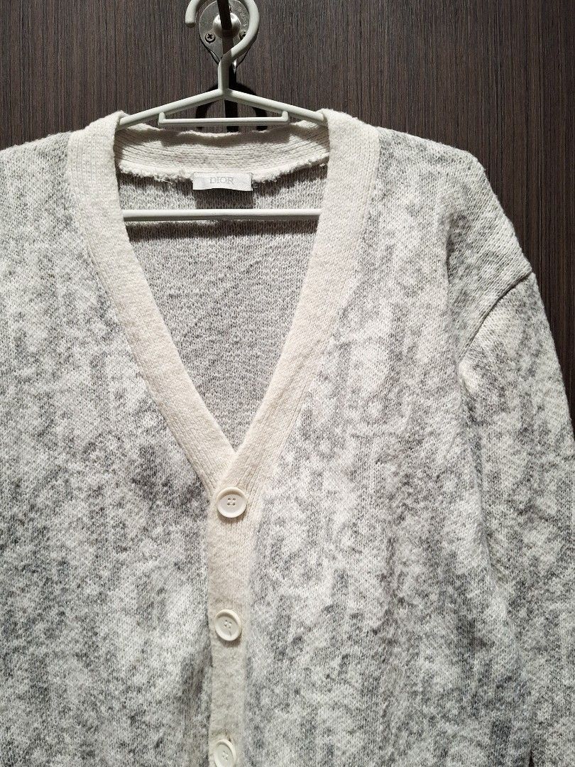 Dior Blurred Oblique Monogram Cardigan (Category: Coats, Jackets and Outerwear) located in Pasig City. Submitted by coveted.mnl (Listing ID 1466659823, Image 2). Description: In Pristine Condition📌 Best fit to: Large - Xl Width : 21 Length : 28 (MEASURED BY INCHES) 9.5/10 overall condition No issues or flaws in fabric • P2300 Slightly negotiable • Pasig City meet up • Open for COD Via Lalamove or Grab • J&T courier Message us for more info🤍 (me