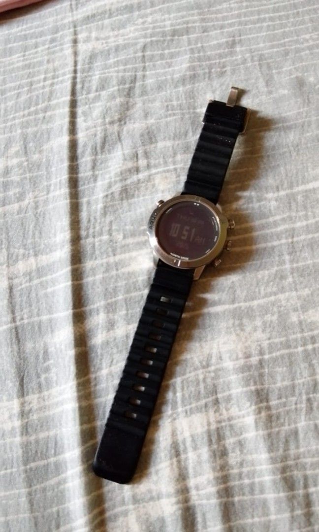 Divecomputer aqua (Category: Watches) located in Kuala Lumpur. Submitted by silentbear.cb12a2 (Listing ID 1466798085, Image 1). Description: divecomputer,aqua north edge condition 9/10%.