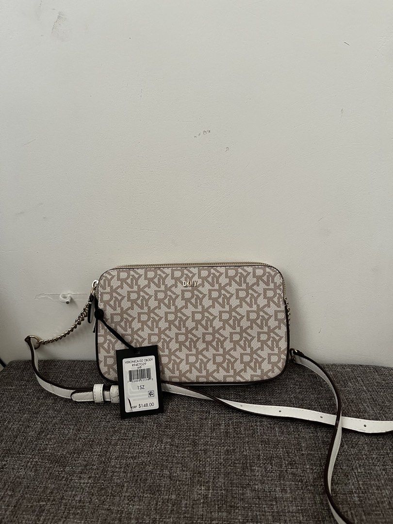 DKNY Veronica Crossbody Bag White Monogram (Category: Luxury Bags & Wallets) located in Manila. Submitted by zendog_a92acc (Listing ID 1466950663, Image 1). Description: .