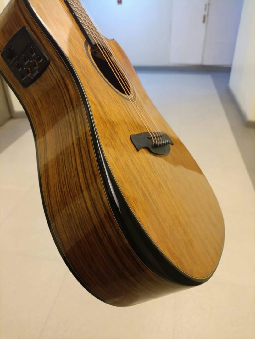 DND Nova Traveller Acoustic Guitars (Category: Musical Instruments) located in Caloocan City. Submitted by m.grace_05 (Listing ID 1466844294, Image 1). Description: DND Nova Traveller Acoustic Guitar for sale. - Finish: Stunning natural wood grain finish - Electronics: Built-in preamp with convenient upper-side controls - Hardware: Silver-toned tuning pegs with distinct logo branding - Extras: Includes bag, cord, capo and other accessories. No is