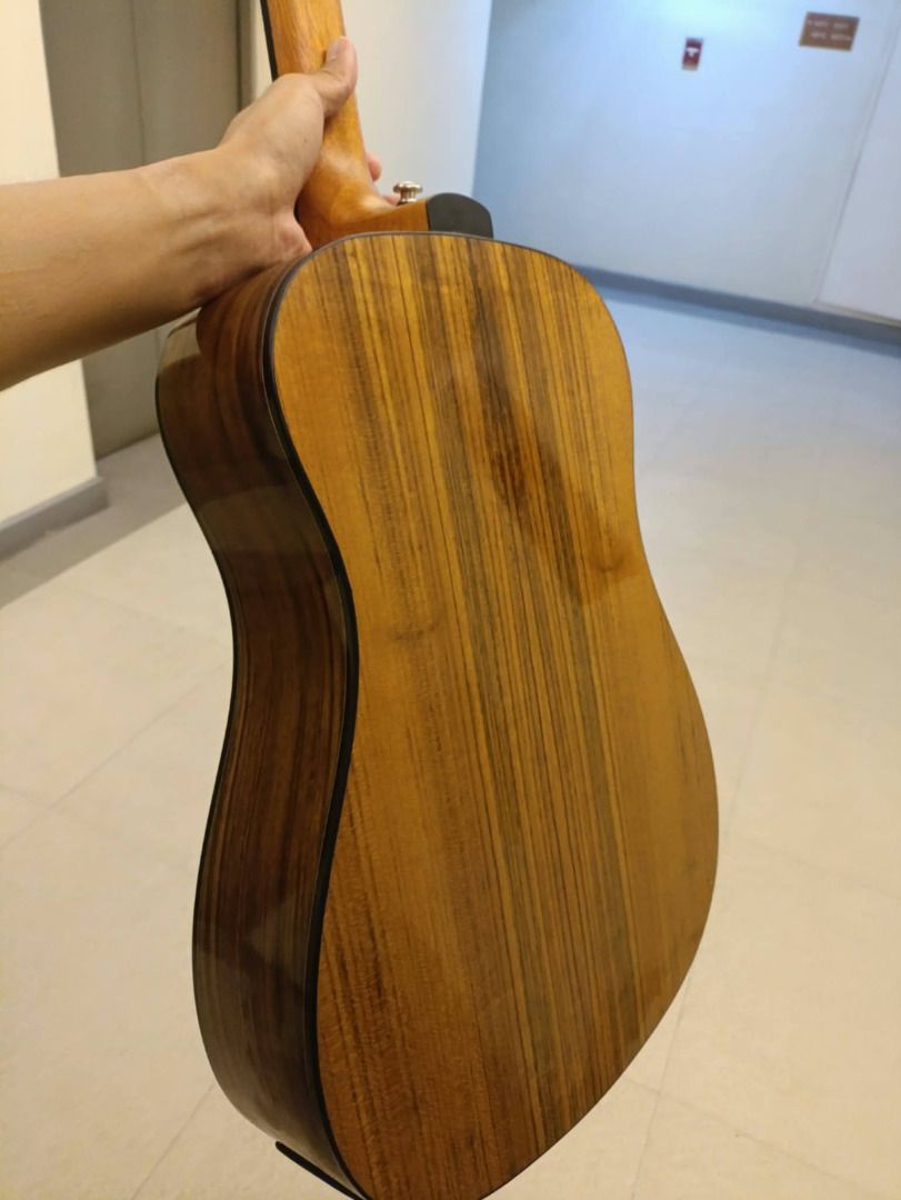 DND Nova Traveller Acoustic Guitars (Category: Musical Instruments) located in Caloocan City. Submitted by m.grace_05 (Listing ID 1466844294, Image 3). Description: DND Nova Traveller Acoustic Guitar for sale. - Finish: Stunning natural wood grain finish - Electronics: Built-in preamp with convenient upper-side controls - Hardware: Silver-toned tuning pegs with distinct logo branding - Extras: Includes bag, cord, capo and other accessories. No is