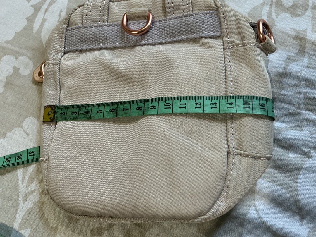 Doughnut mini sling bag (Category: Purses & Pouches) located in Angeles City. Submitted by goodbuysathome (Listing ID 1466904731, Image 3). Description: Like new without sling/strap Doughnut small pouch Add sf 55. Gcash payment .