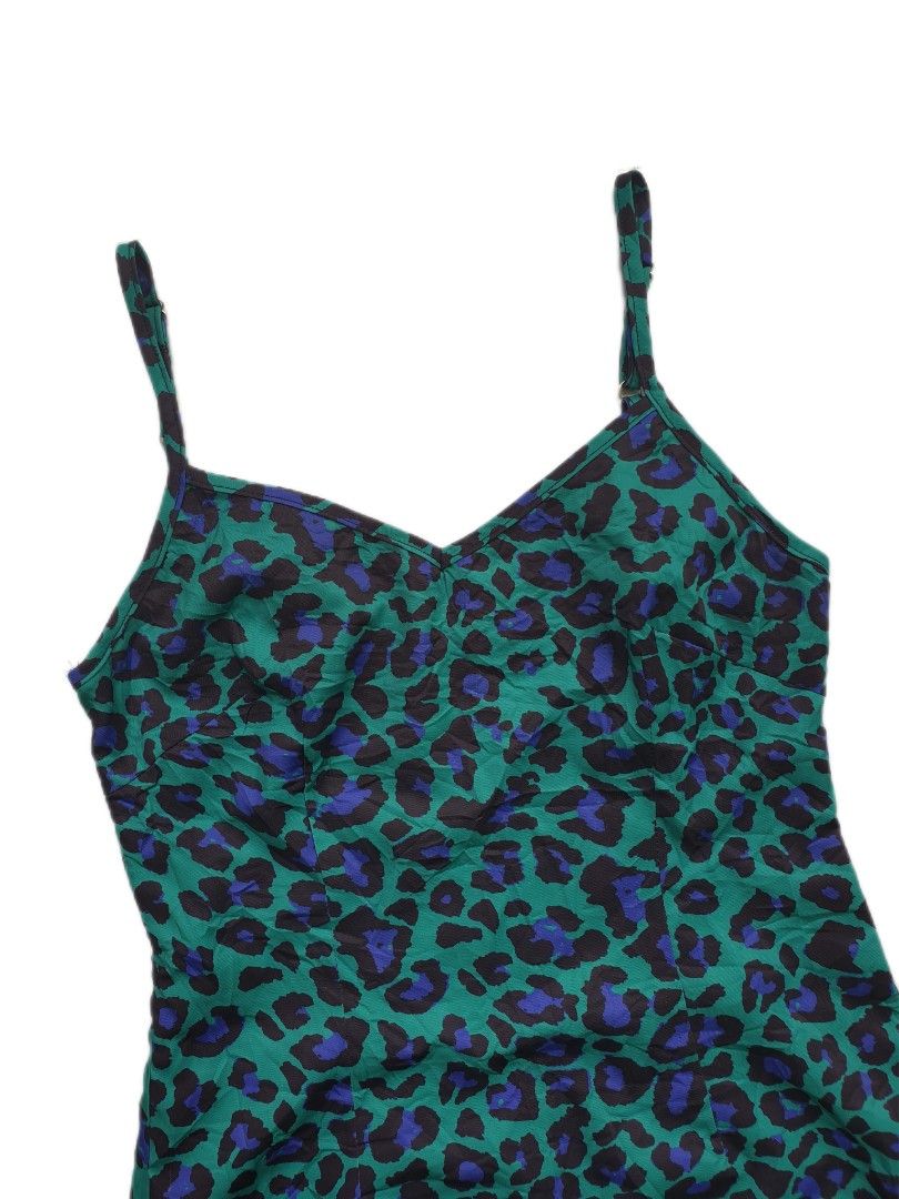 Dress (Category: Dresses) located in Bani. Submitted by thriftmaggots.ph (Listing ID 1466816376, Image 3). Description: Dress Claim for 400php + Shipping fee Small 13.5 width / 26 length No issue Excellent condition Payment first via gcash/maribank Loc pangasinan, luzon.