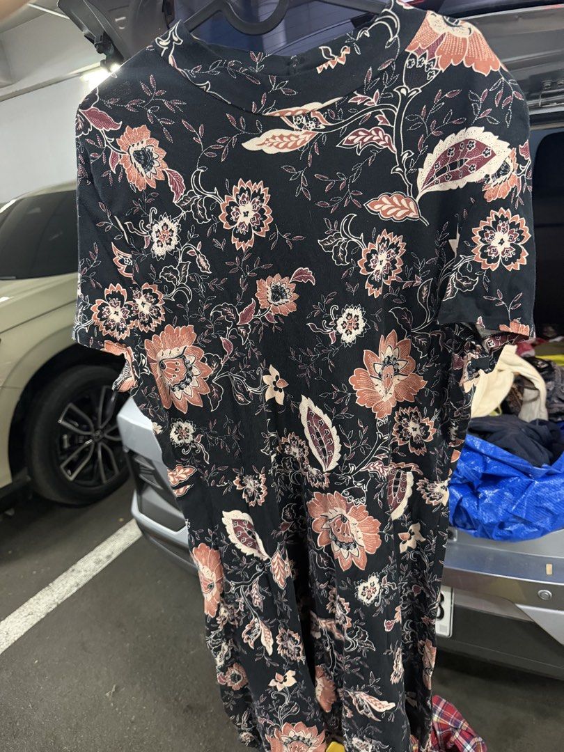 Dress and blouse XL (Category: Dresses) located in San Juan City. Submitted by royceee (Listing ID 1466794652, Image 2). Description: .