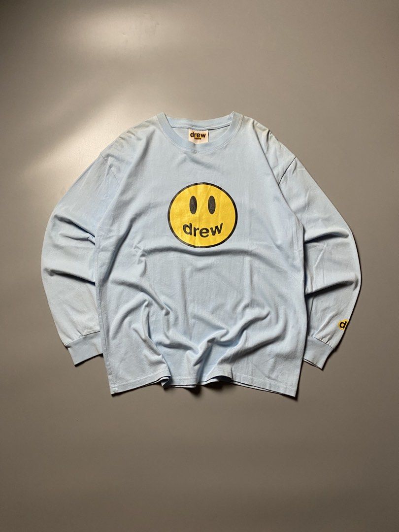 Drew Smiley Longsleev - Size Large (Category: Tshirts & Polo Shirts ) located in Cebu City. Submitted by maicoh230 (Listing ID 1466961474, Image 1). Description: Drew LongSleeve ▫️ Condition: 9/10 ▫️ Color: 9/10 ▫️ Size: Large ▫️ Dimensions: W21 L27 ▫️ Flaw/s: Storage Dirt on shoulder 🏷️ 500 REMINDERS 📍 Cebu City 💳 Payment First Policy 📦 J&T | Maxim (Within Cebu) 📸 Color may vary slightly due to lighting..