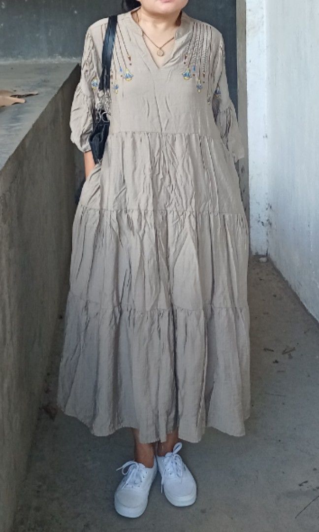 Earthtone summer flowy dress (Category: Dresses) located in Davao. Submitted by kannikasok1987 (Listing ID 1466790982, Image 2). Description: Wd side pocket Cotton Bust 40 Waist free size L 47.5 mall quality.