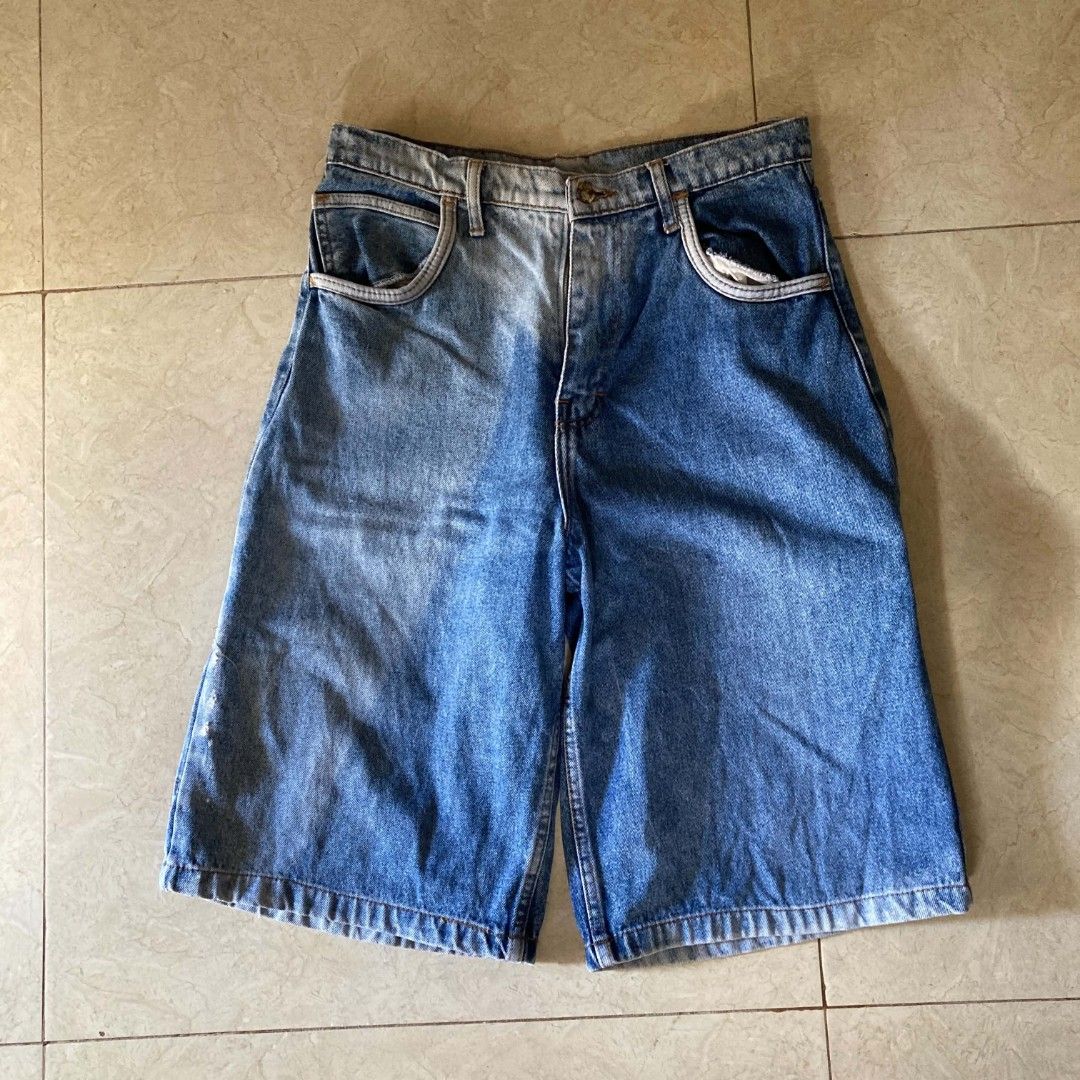 Ecko jorts (Category: Jeans) located in Bulacan. Submitted by ajinn_ (Listing ID 1466814127, Image 2). Description: no issue w 30 l 25 no issue.