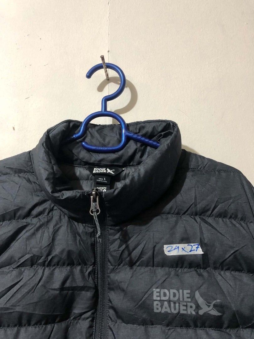 Eddie Bauer Puffer Vest (Category: Vests) located in Pasig City. Submitted by geloangelo17550 (Listing ID 1466962606, Image 3). Description: Authentic Like new condition No issue.