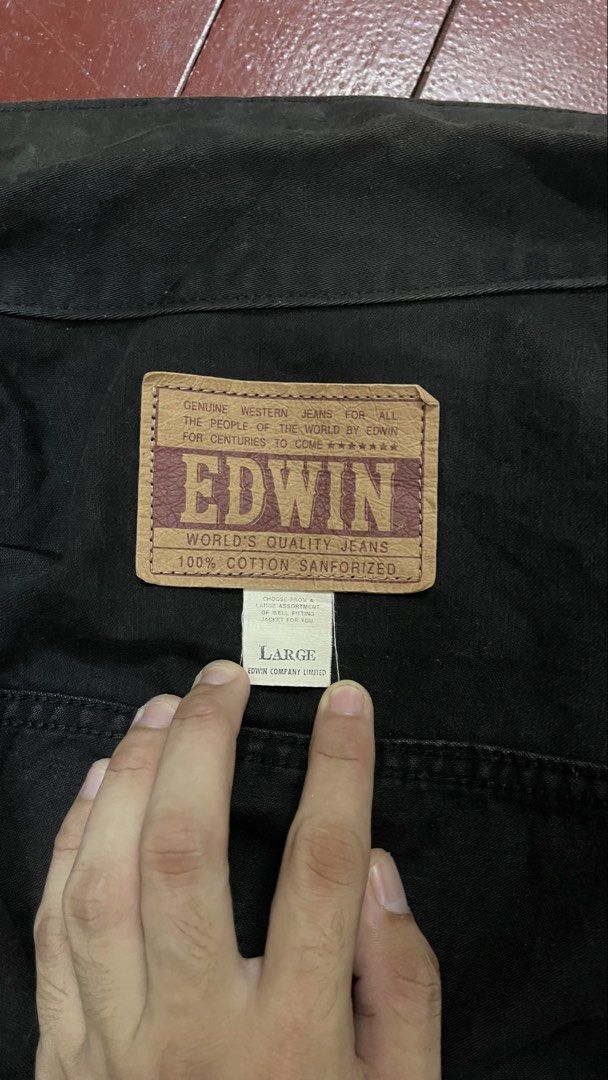 Edwin Jacket (Category: Activewear) located in Setiu. Submitted by shnkfx (Listing ID 1466964849, Image 3). Description: • P19 L25 • Size M • Condition Good 9/10 • Colour : Black • Longsleeve • Tag & Washtag ✅ • Button ✅ • Material : Cotton COD AREA PARIT RAJA.
