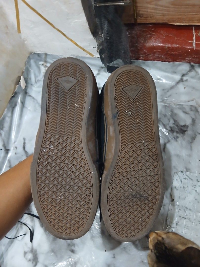 Emerica (Category: Sneakers) located in Cavite. Submitted by steve_finds (Listing ID 1464903017, Image 3). Description: Emerica G6/ Dickson Selling Price: 3500 Size 8 All No Major Issue (Open Meetup Halfway).