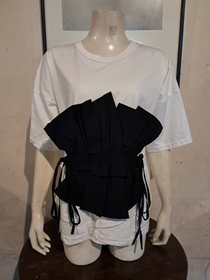 Enföld shirt (Category: Shirts) located in Manila. Submitted by msaludo (Listing ID 1466775109, Image 1). Description: good condition size: M-L .
