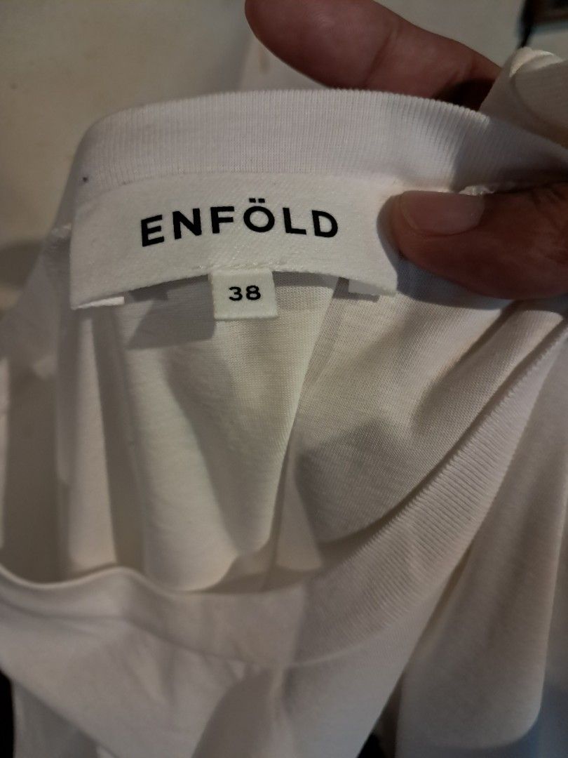 Enföld shirt (Category: Shirts) located in Manila. Submitted by msaludo (Listing ID 1466775109, Image 2). Description: good condition size: M-L .