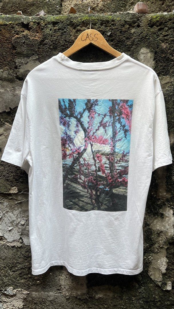 Essential shirt (Category: Activewear) located in Manila. Submitted by thrift_cass (Listing ID 1466858410, Image 2). Description: .