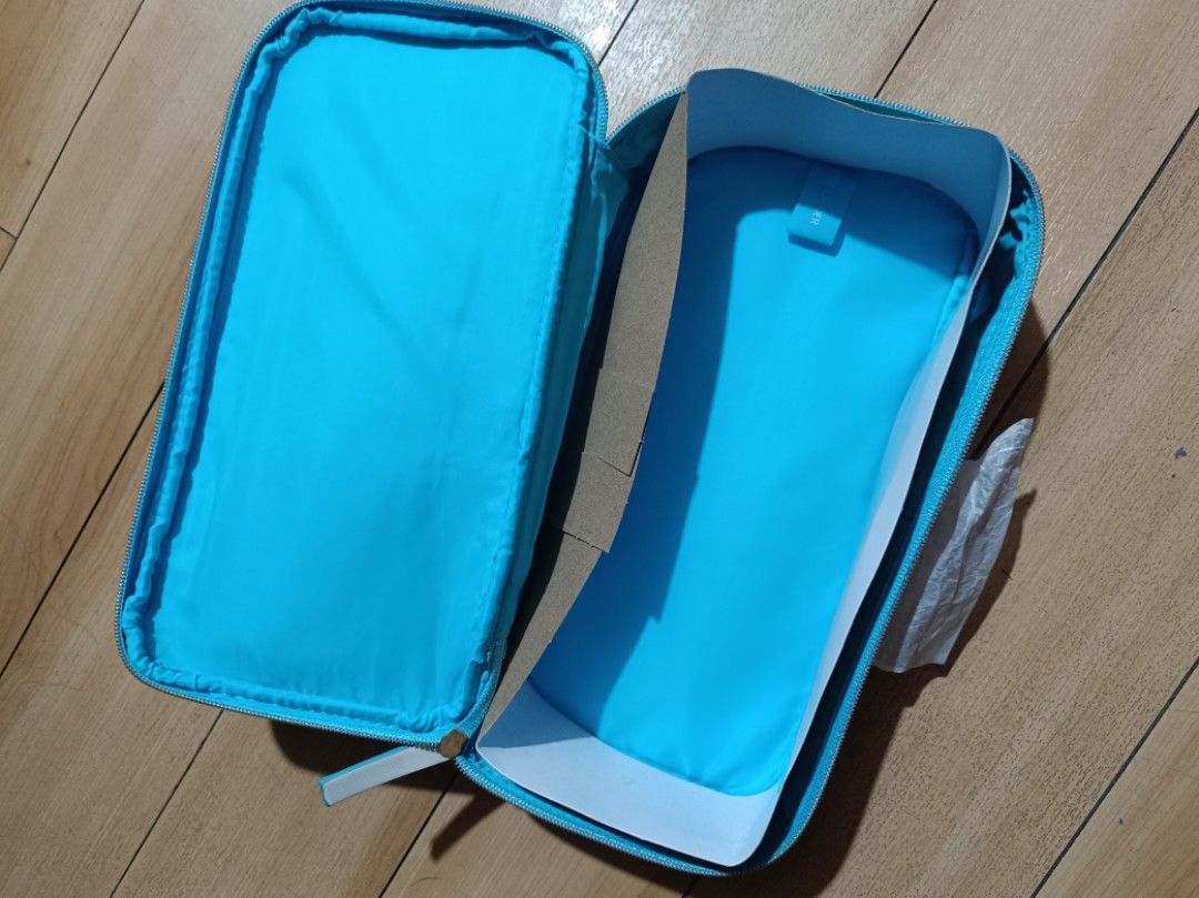 Free for MAC Blush & eyeshadow bundle - Estée Lauder Pouch (Category: Purses & Pouches) located in Quezon City. Submitted by pumpkinspice08 (Listing ID 1466927324, Image 3). Description: shipping c/o buyer.