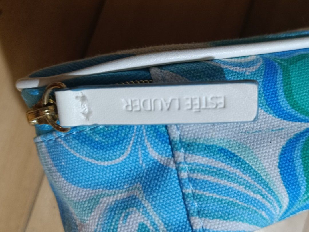 Free for MAC Blush & eyeshadow bundle - Estée Lauder Pouch (Category: Purses & Pouches) located in Quezon City. Submitted by pumpkinspice08 (Listing ID 1466927324, Image 2). Description: shipping c/o buyer.