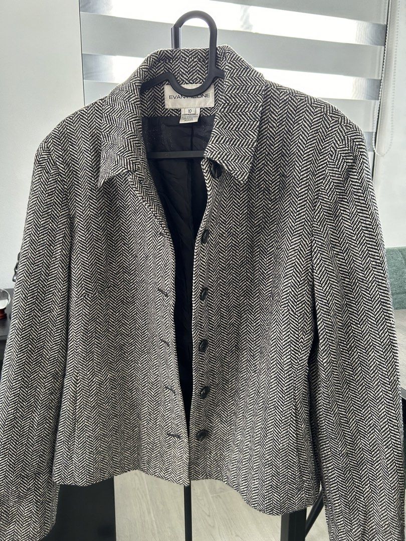 Evan Picone Black And White Herringbone Jacket (S) (Category: Coats, Jackets and Outerwear) located in Dasmarinas. Submitted by sfclosetcleanup (Listing ID 1466844768, Image 2). Description: 16 x 22.