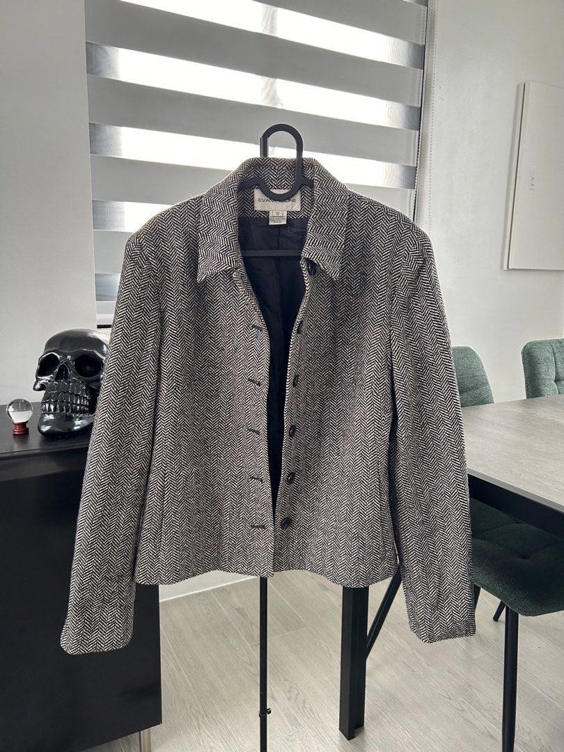 Evan Picone Black And White Herringbone Jacket (S) (Category: Coats, Jackets and Outerwear) located in Dasmarinas. Submitted by sfclosetcleanup (Listing ID 1466844768, Image 1). Description: 16 x 22.