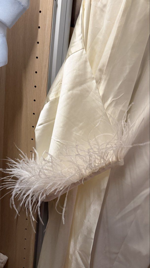 Eve the label dress robe (Category: Evening dresses & gowns) located in Manila. Submitted by sugarnspice1992 (Listing ID 1466911906, Image 3). Description: Original eve the label robe Used once.