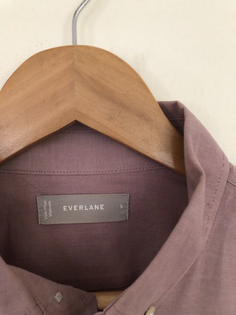 Everlane Wine Button Up Polo Shirt (Category: Tshirts & Polo Shirts ) located in Manila. Submitted by picklerick_collects (Listing ID 1466798625, Image 2). Description: 28x20.