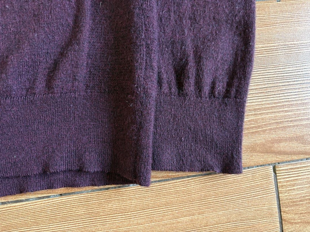 EXPRESS QZIP KNITTED LONGSLEEVE (Category: Coats, Jackets and Outerwear) located in Baras. Submitted by jnc__apparel (Listing ID 1466898001, Image 3). Description: 🏷️ EXPRESS QZIP KNITTED LONGSLEEVE 📌 Dimes: 28.5L x 20W 📌 Size: Large on tag for men 📌 Condition: Excellent 📌 Color rate: 9.5/10 📌 Issue: None ✅ Washed and ready to wear.