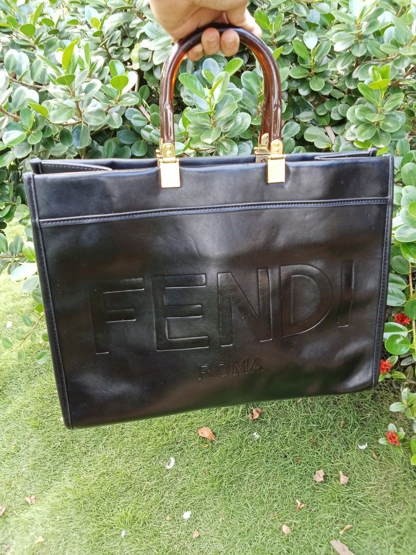 FENDI SAPPHIRE LARGE SHOPPER BAG (Category: Tote Bags) located in Vinzons. Submitted by gracecollectionsph09 (Listing ID 1466914457, Image 1). Description: GOOD CONDITION SIGN OF USE PAYMENT FIRST BICOL LOCATION.