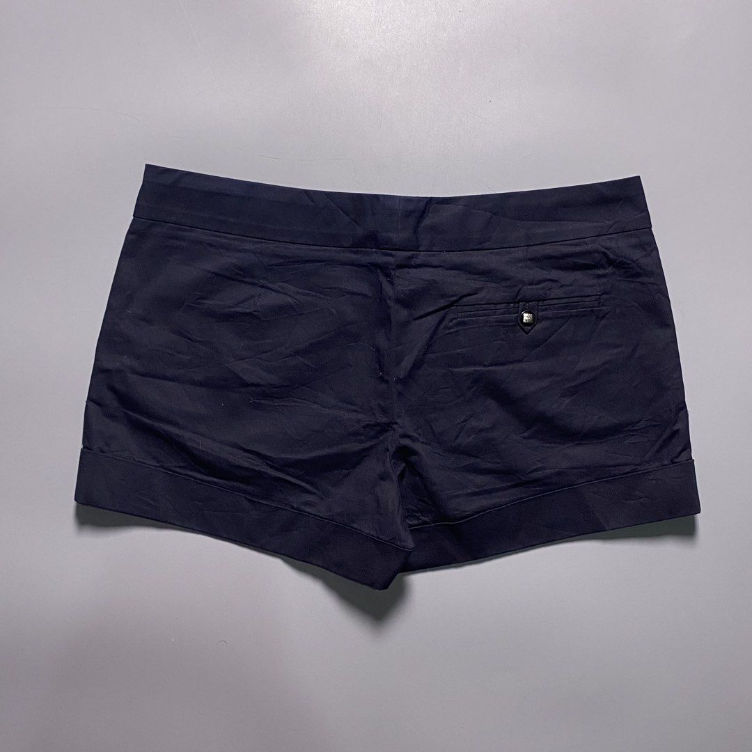 Fendi Short (Category: Luxury Accessories) located in Bacolod City. Submitted by quiarakazelxx (Listing ID 1466940131, Image 2). Description: Size: Large to XL Waist: 32 Length: 10 Flaws: None •like new Pm to purchase📩.
