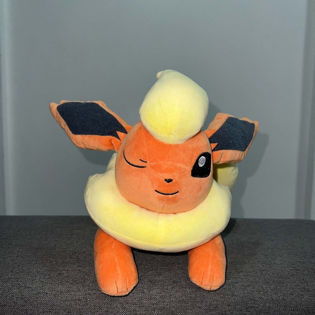 Flareon Mofugutto Banpresto (Category: Plushies & Soft Toys) located in Lubao. Submitted by plushmate (Listing ID 1466929273, Image 1). Description: .