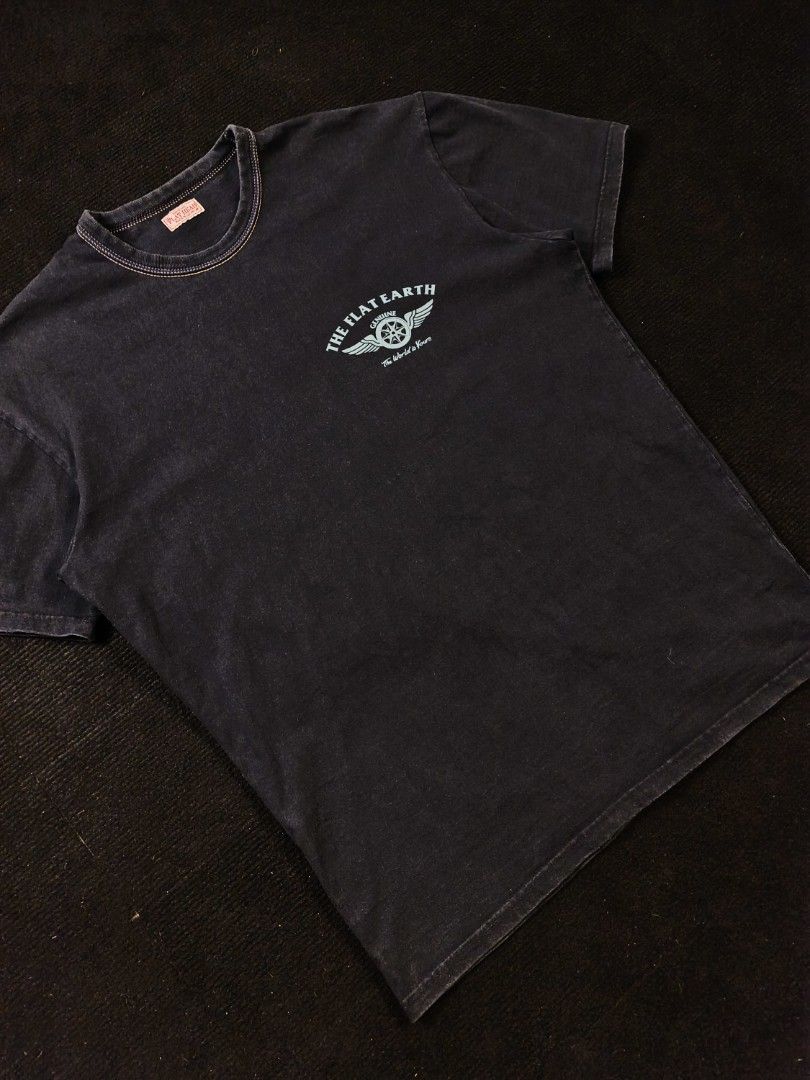 Flat Head "Where sun meets earth" (Category: Tshirts & Polo Shirts ) located in San Fernando. Submitted by gaboo_asncn (Listing ID 1466945633, Image 1). Description: - The Flat Head "Where sun meets earth" - Size: XL (W23/L29) - Condition: Excellent - Color Rate: 9.5/10 - No issue.