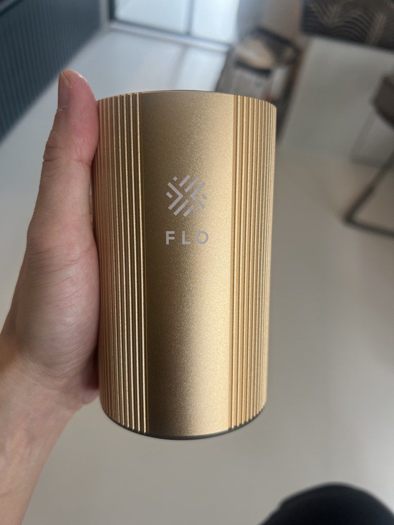 FLO Diffuser Go (Category: Home Fragrance) located in Singapore. Submitted by shu8530 (Listing ID 1466808005, Image 1). Description: - Brand: FLO - Color/Finish: champagne gold - Condition: lightly used , as good as new .
