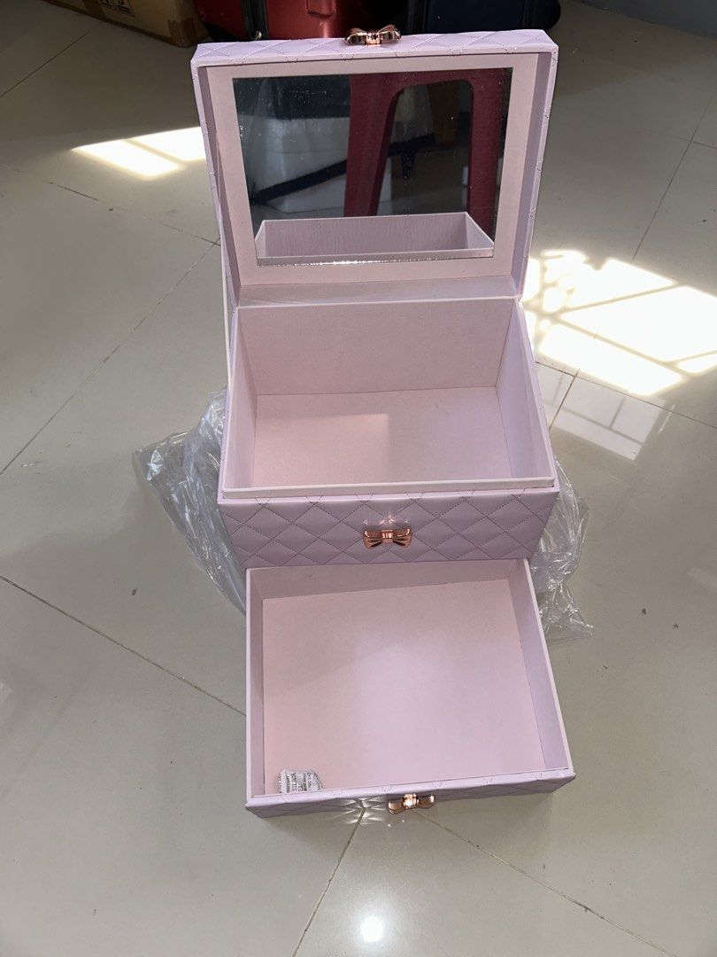 PRE ORDER Flower Knows purple jewelry storage box (Category: Makeup) located in Rizal. Submitted by reyshishibal (Listing ID 1466970013, Image 3). Description: – Pre order na lang available now Pre Order ETA: 2 weeks to 4 weeks -brandnew - can send video condi - authentic official, scan the barcode to check authenticity - est sf if jnt: around 50 only ✅installment (original price+ 100) in 2 months.