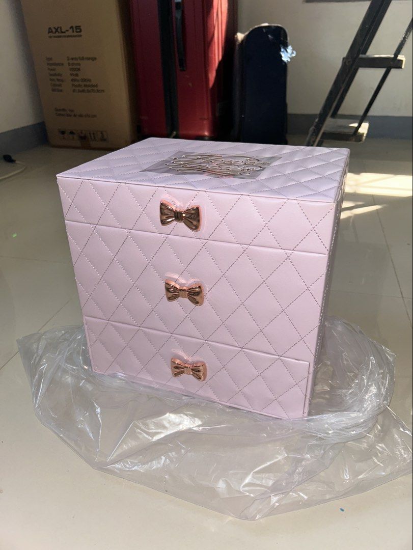 PRE ORDER Flower Knows purple jewelry storage box (Category: Makeup) located in Rizal. Submitted by reyshishibal (Listing ID 1466970013, Image 1). Description: – Pre order na lang available now Pre Order ETA: 2 weeks to 4 weeks -brandnew - can send video condi - authentic official, scan the barcode to check authenticity - est sf if jnt: around 50 only ✅installment (original price+ 100) in 2 months.