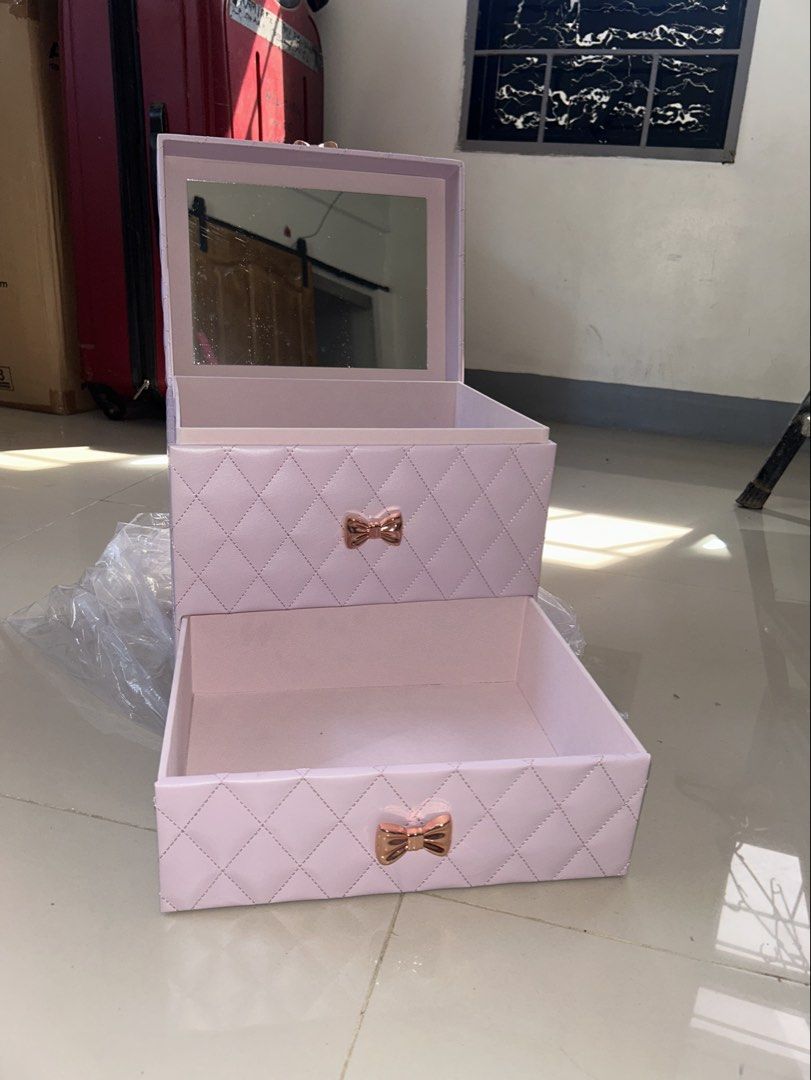 PRE ORDER Flower Knows purple jewelry storage box (Category: Makeup) located in Rizal. Submitted by reyshishibal (Listing ID 1466970013, Image 2). Description: – Pre order na lang available now Pre Order ETA: 2 weeks to 4 weeks -brandnew - can send video condi - authentic official, scan the barcode to check authenticity - est sf if jnt: around 50 only ✅installment (original price+ 100) in 2 months.