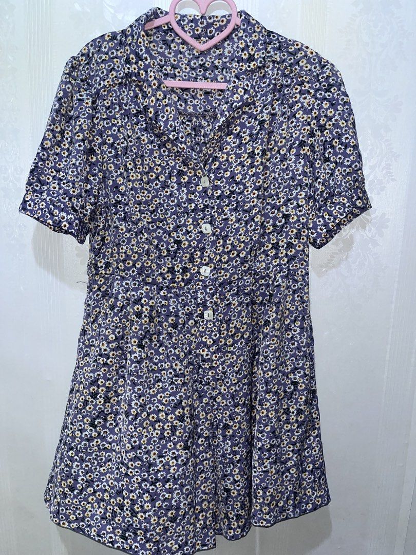 Flowy Floral Romper (Category: Rompers) located in San Juan City. Submitted by raidjesscloset (Listing ID 1466824539, Image 1). Description: Flowy floral romper with side pockets. Size L. Can fit up to 34waist 38-40bust. Super ganda and easy to wear.